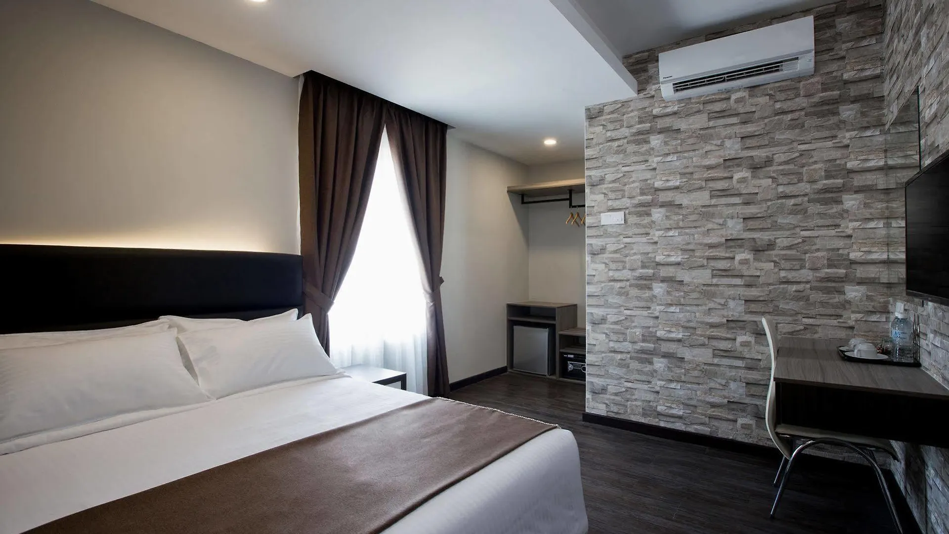 Gurney Lodge George Town